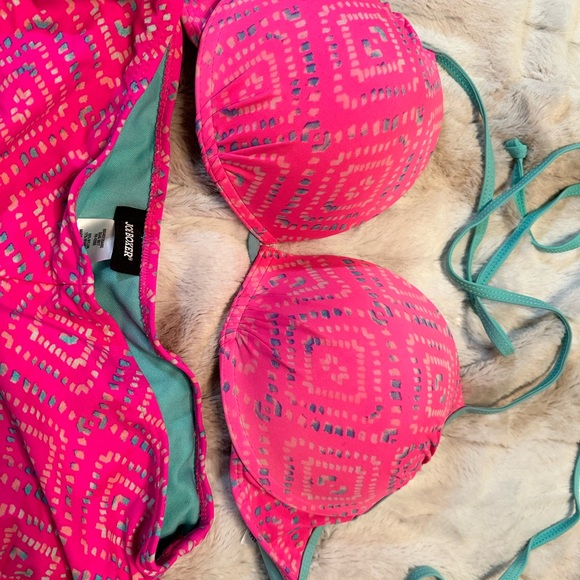 Bikini - Picture 5 of 7